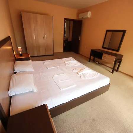 Menada Bonita Apartment *